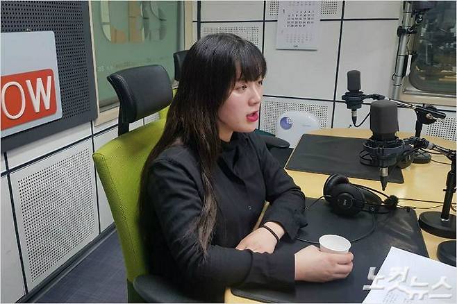 전 유도선수 신유용 씨는 CBS라디오 '김현정의 뉴스쇼'에 출연해 고등학교 1학년 때부터 고교 코치로부터 성폭행 피해 사실을 공개하며 현재 문화체육관광부가 추진하는 성폭력 피해 신고에 대해서도 쓴소리를 아끼지 않았다.(노컷뉴스DB)