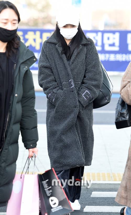 ▲ 레드벨벳 조이 '한파 때문에 꽁꽁 싸맸어요'