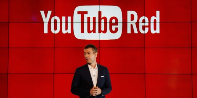 2015년 10월 유튜브의 로버트 카인클 최고사업책임자(CBO)가 로스앤젤레스에서 유료 서비스 ‘유튜브 레드’를 설명하고 있다. [뉴시스]