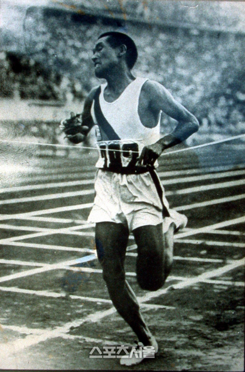 1936베를린올림픽 마라톤 우승 장면.<스포츠서울 DB>