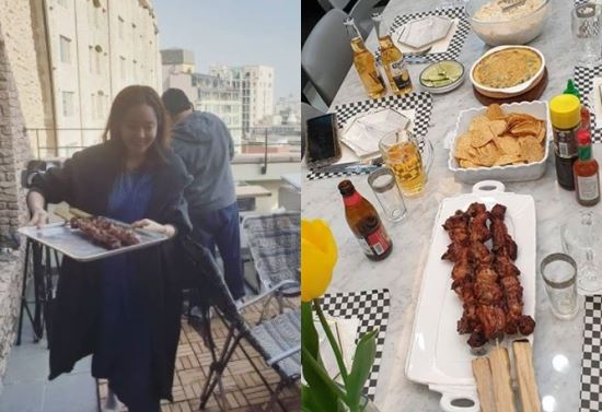 왼쪽은 배우 소유진. 오른쪽은 소유진이 공개한 '홈파티' 음식. 이시영/소유진 인스타그램