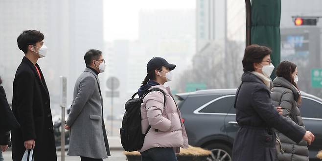 3월6일 미세먼지 비상저감조치가 발령된 서울 풍경. 한겨레 박종식 기자
