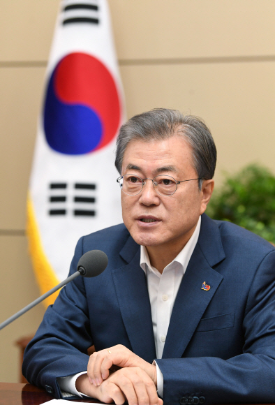 문재인 대통령이 1일 오전 청와대 여민관에서 열린 수석 보좌관 회의에서 모두발언을 하고 있다. 2019. 4. 1. 도준석 기자 pado@seoul.co.kr