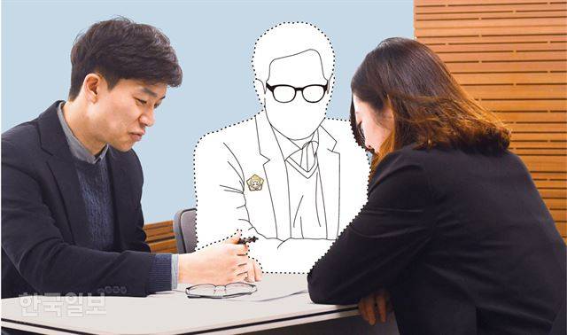 당신을 상담해 주고 있는 이는 누구인가. 변호사의 빈 자리를 자처하는 사무장의 불법 영업활동에 의뢰인들은 점점 절벽 끝으로 밀려나고 있다. 홍윤기 인턴기자, 김경진 그래픽 기자