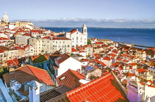 아날로그 감성이 물씬 풍기는 리스본 도심 풍경.