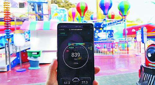 관광객이 많이 몰리는  월미도 테마파크에서 5G 속도 측정 결과 가장 빠른 곳은 LG유플러스로 확인됐다.
