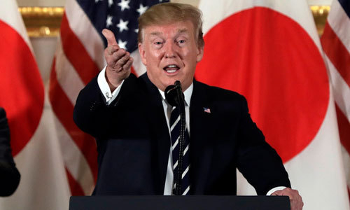 도널드 트럼프 미국 대통령이 25일 도쿄(東京) 미나토(港)구 주일 미국 대사관저에서 열린 만찬회에서 연설하고 있다. AP뉴시스
