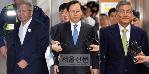 사법행정권 남용 의혹으로 기소된 양승태 전 대법원장이 29일 첫 재판이 열리는 서울 서초구 서울중앙지법으로 들어서고 있다(왼쪽). 양 전 대법원장과 함께 재판에 넘겨진 박병대(가운데) 전 대법관과 고영한(오른쪽) 전 대법관도 차례차례 법정으로 향하고 있다.박지환 기자 popocar@seoul.co.kr 사법행정권 남용 의혹으로 기소된 양승태 전 대법원장이 29일 첫 재판이 열리는 서울 서초구 서울중앙지법으로 들어서고 있다(왼쪽). 양 전 대법원장과 함께 재판에 넘겨진 박병대(가운데) 전 대법관과 고영한(오른쪽) 전 대법관도 차례차례 법정으로 향하고 있다.박지환 기자 popocar@seoul.co.kr