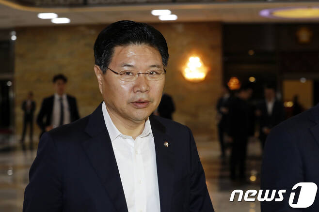 홍문종 자유한국당 의원. 2018.5.21/뉴스1 © News1 안은나 기자