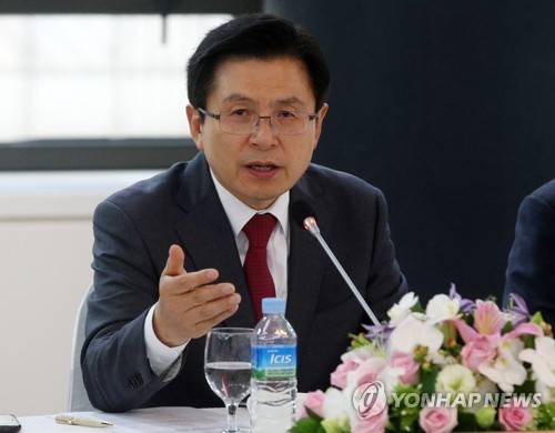 황교안 대표 (부산=연합뉴스) 손형주 기자 = 자유한국당 황교안 대표가 19일 오전 부산상공회의소에서 열린 지역 경제인들과 조찬간담회에서 모두발언하고 있다. 2019.6.19 handbrother@yna.co.kr