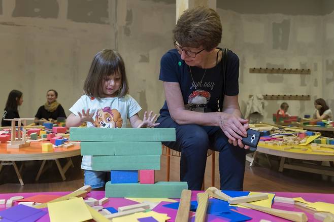 현재 전세계 55개국이 법으로 부모의 자녀 처벌을 금지하고 있다. /사진=AFP