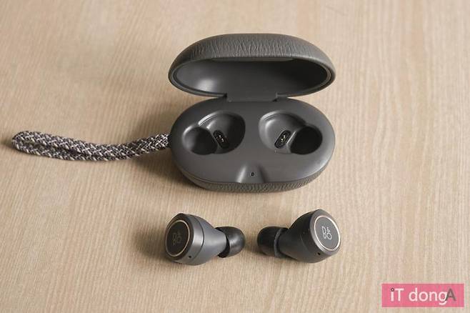 완전무선 커널형 이어폰, 뱅앤올룹슨 E8