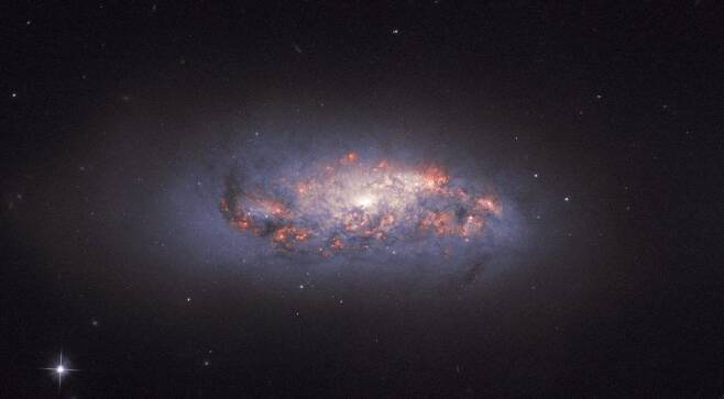 사진=ESA/Hubble, NASA, L. Ho
