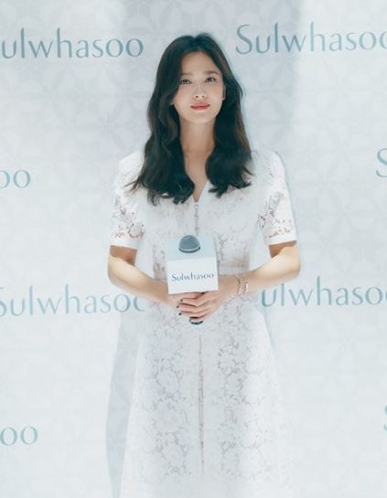 ▲ 배우 송혜교가 6일 중국에서 열린 공식 행사를 소화했다. 출처ㅣ설화수 SNS