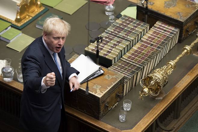 보리스 존슨 영국 신임 총리가 25일(현지시간) 영국 의회 의사당에서 연설을 하고 있다[사진=AFP 제공]