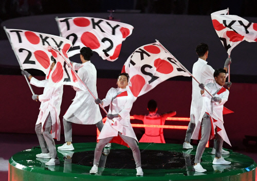 2016 리우올림픽 폐막식에서 2020 도쿄올림픽을 알리는 공연이 펼쳐지고 있다. /2016.8.21/리우데자네이루=올림픽사진공동취재단