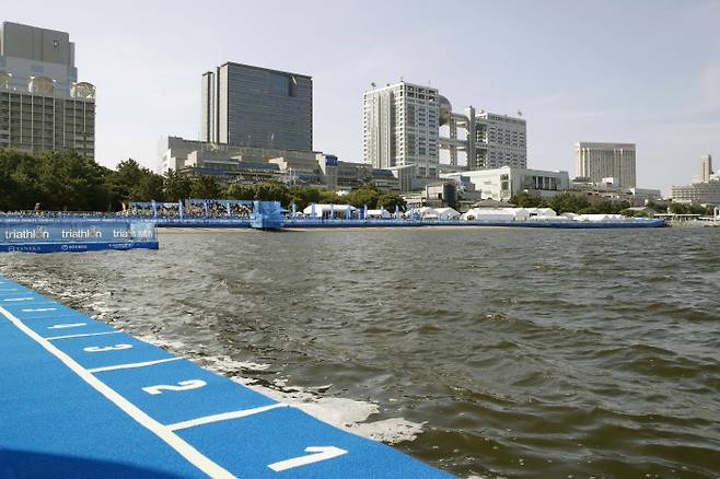 도쿄패럴림픽에서 패러트라이애슬론의 오픈워터 수영 경기장으로 쓰일 도쿄 오다이바 해변공원의 모습.  AP연합뉴스