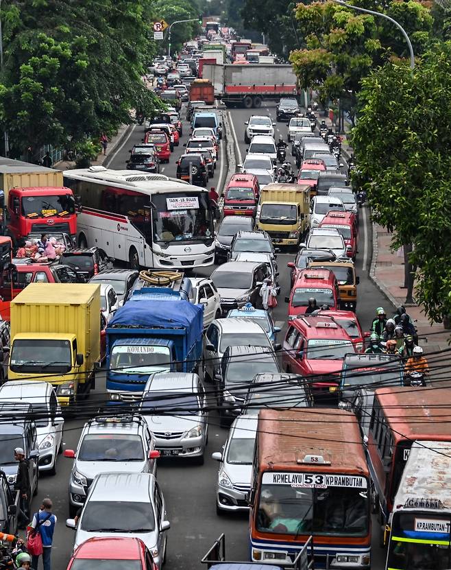 인도네시아 수도 자카르타의 교통체증. 3000만명이 사는 자카르타는 세계적인 인구 과밀 지역이다. /사진=AFP