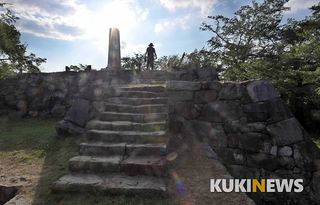 사천 선진리성(泗川 船津里城‧사천왜성)의 본성에서 천수각으로 오르는 돌계단