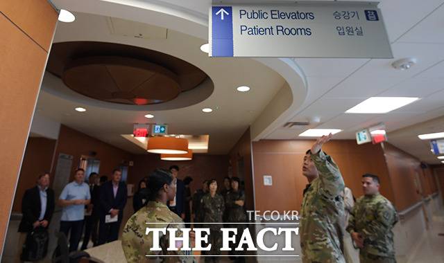 '이쪽은 입원실입니다'