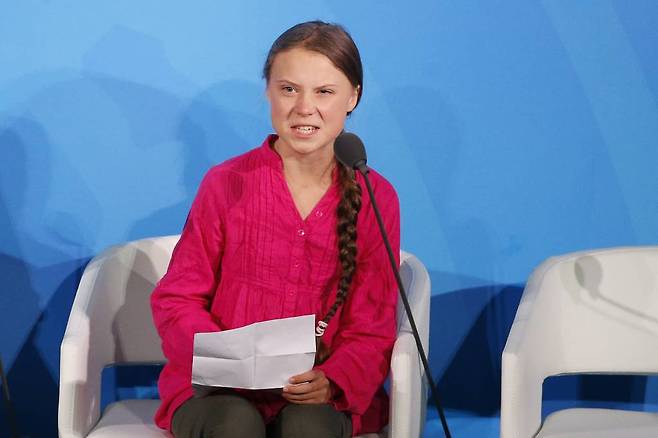 스웨덴의 16세 소녀 환경운동가 그레타 툰베리가 23일(현지시간) 미국 뉴욕의 유엔본부에서 열린 기후행동정상회의에서 연설하고 있다./사진=유엔본부=AP/뉴시스
