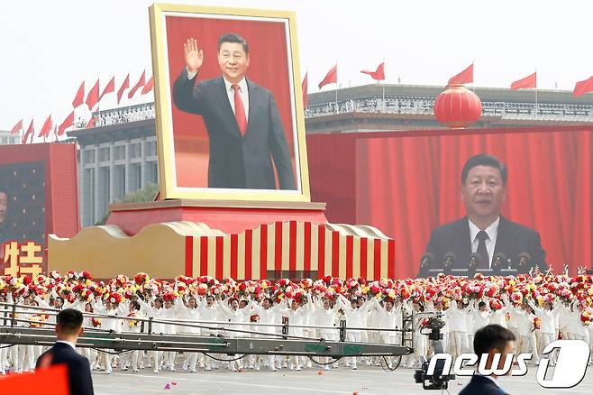 중국 수립 70주년 기념식이 톈안먼 광장에서 열리고 있다. © 로이터=뉴스1