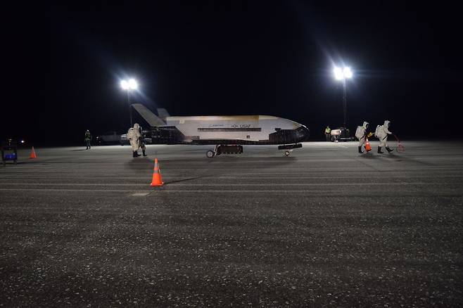 지구로 귀환한 X-37B. 사진=미 공군