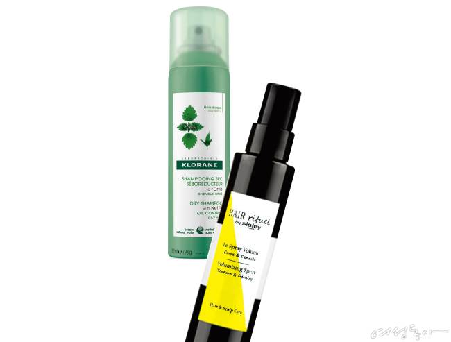 클로란 네틀 노세범 드라이샴푸 자연 유래 성분의 파우더 미스트가 두피의 과도한 피지와 불순물을 흡착, 제거해 모발에 즉각적인 활기와 상쾌함을 선사한다. 150ml 1만6천원(위). 헤어 리츄얼 바이 시슬리 볼류마이징 스프레이볼륨 강화에 효과적인 성분과 단백질이 혼합되어 쉽게 가라앉는 머리에 효과적이다. 150ml 9만9천원.
