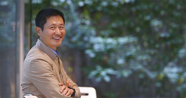 성실과 헌신의 아이콘 이영표(42). 그를 사회적 기업 ‘삭스 업’의 대표이자 컴패션 한국 홍보대사 자격으로 만났다. 사진 장련성 조선일보 기자