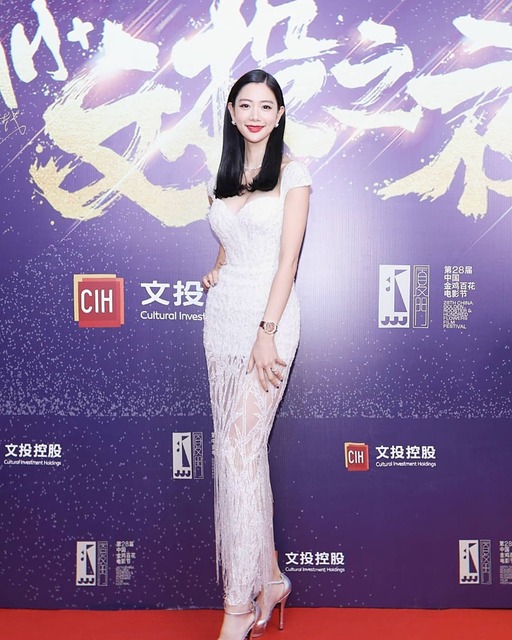 19일부터 5일간 일정으로 푸젠성 샤먼에서 열린 영화제인 28회 중국금계백합전영절에 참석한 배우 클라라(본명 이성민)가 ‘포토월’에서 포즈를 취하고 있다.