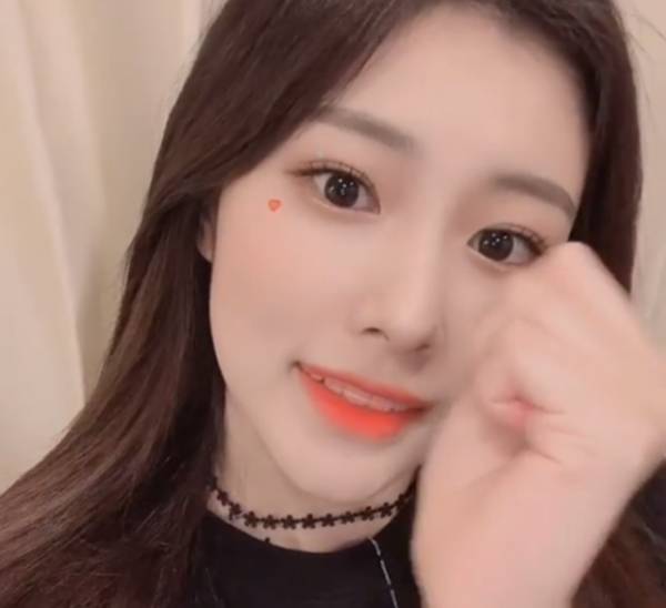 아이즈원 강혜원 에잇디크리에티브 / 사진=아이즈원 SNS