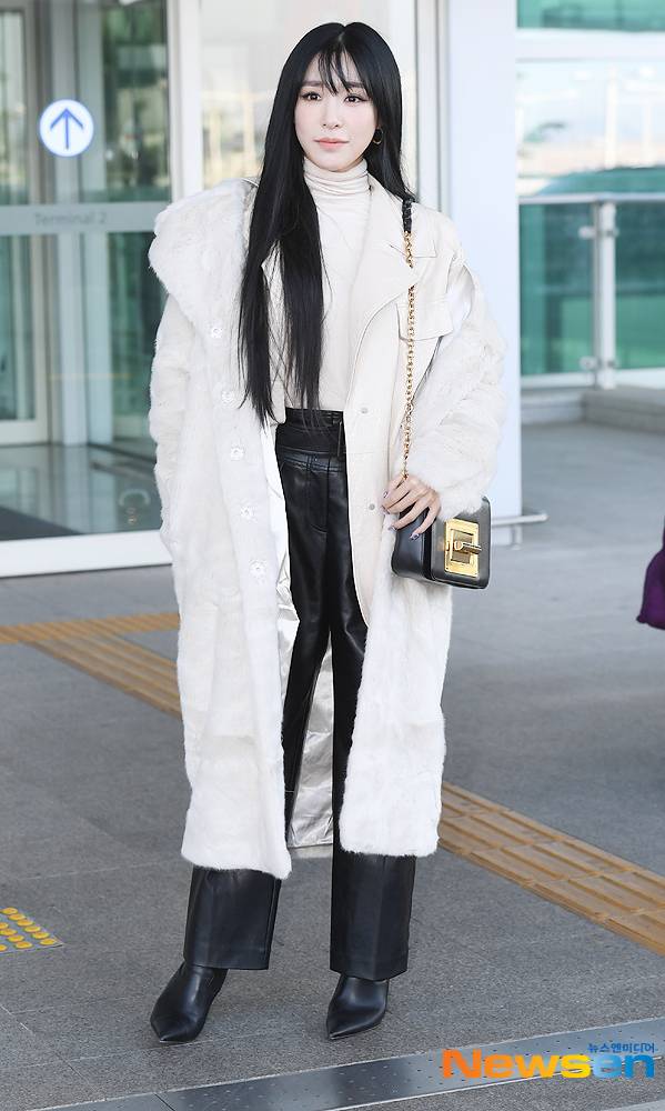 공항을 패션쇼 장 처럼~