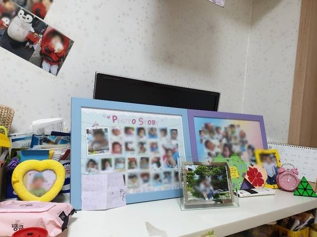 ▲ 양육권자 주혜림(가명) 씨가 생활하는 기숙사 모습. 곳곳에 아이 흔적이 남아 있다. ⓒ 주용성