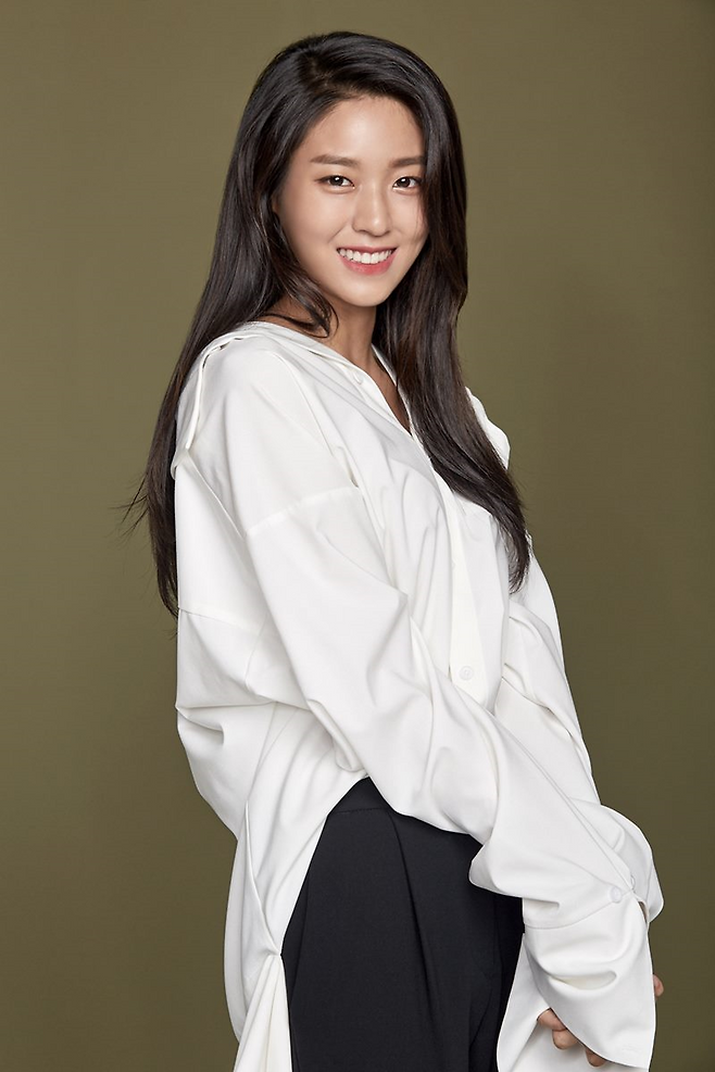 설현 기부 사진=FNC엔터테인먼트