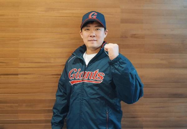 롯데 자이언츠와 FA 계약을 맺은 안치홍(사진=롯데 자이언츠 제공)