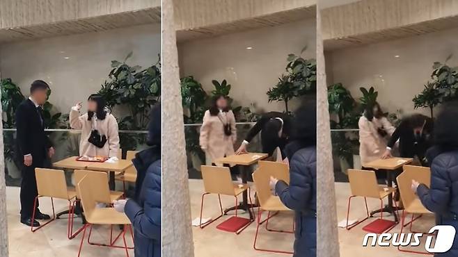 서울 중구 명동 한 백화점 패스트푸드 식당에서 보안요원에게 행패를 부린 혐의를 받는 여성 (유튜브 캡처) © 뉴스1