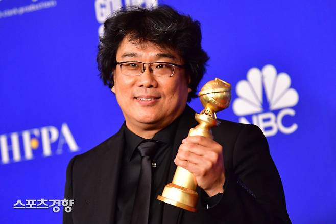 ‘기생충’으로 한국 영화의 새 역사를 쓰고 있는 봉준호 감독이 아카데미 입성 이유를 직접 밝혀 눈길을 끌었다. 연합뉴스 AFP