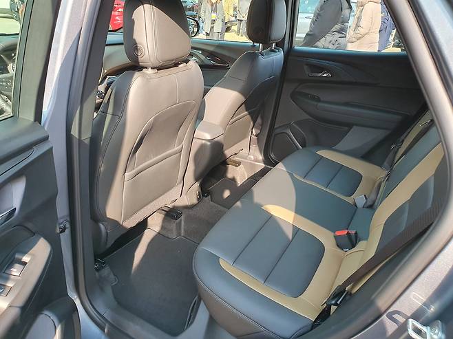 트레일 블레이저 뒷좌석