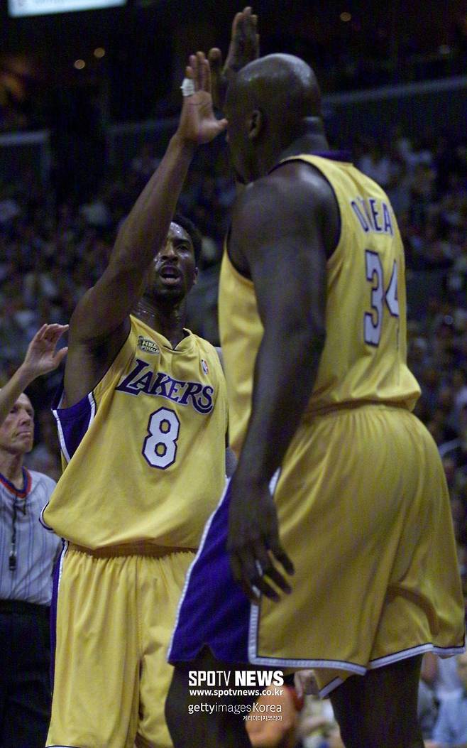 ▲ 2000년대 초반 LA 레이커스에서 뛸 때 코비 브라이언트(왼쪽)와 샤킬 오닐은 앙숙이었다.