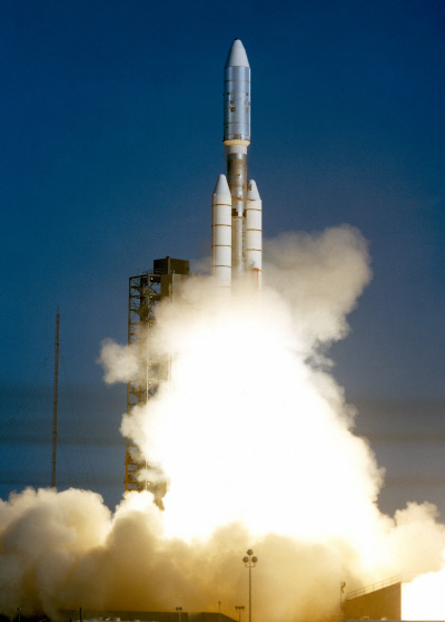 1977년 8월20일 ‘타이탄 3E 센타우르’ 로켓에 실려 발사되는 보이저 2호. 미국항공우주국(NASA) 제공