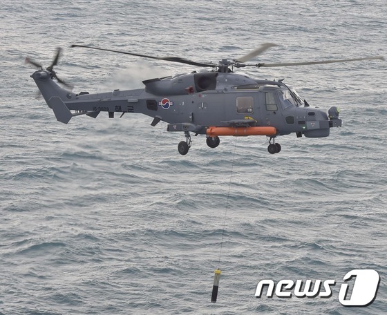 한국 해군이 운용 중인 해상작전헬기 AW-159 '와일드캣' (해군 제공) 2017.2.1/뉴스1