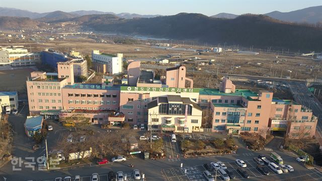 신종 코로나 확진자와 사망자가 대거 발생한 경북 청도대남병원 전경. 전준호 기자