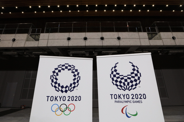 도쿄올림픽 배구경기장에 걸린 올림픽·패럴림픽 홍보 배너. /도쿄=AP연합뉴스