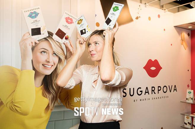 ▲ 자신의 브랜드 사탕 회사인 '슈가포바'를 홍보하고 있는 마리아 샤라포바 ⓒ GettyIimages