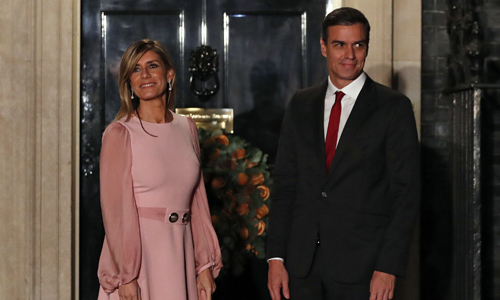 페드로 산체스 스페인 총리와 부인 마리아 베고냐 고메스 여사. 런던=AP연합뉴스