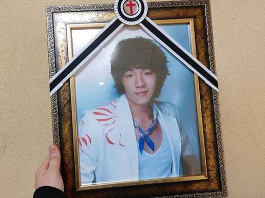 문지윤 사망 영정사진. 사진=양병용 가족이엔티 대표 인스타그램.