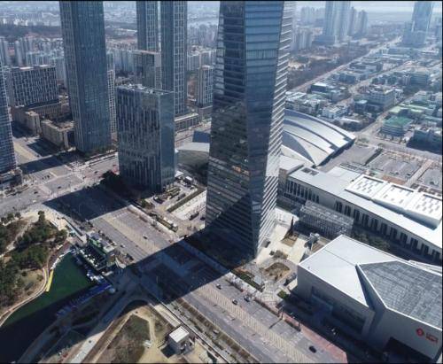 사진 =퍼스트월드와 롯데마트사거리 전경