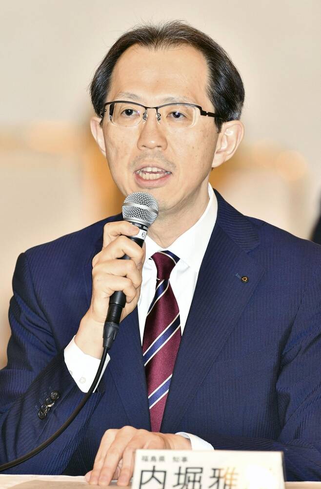 (후쿠시마 교도=연합뉴스) 일본 경제산업성과 도쿄전력이 6일 후쿠시마 제1원전 오염수 처분 방안에 관한 지역 의견을 듣기 위해 마련한 행사에서 우치보리 마사오 후쿠시마현 지사가 발언하고 있다.
