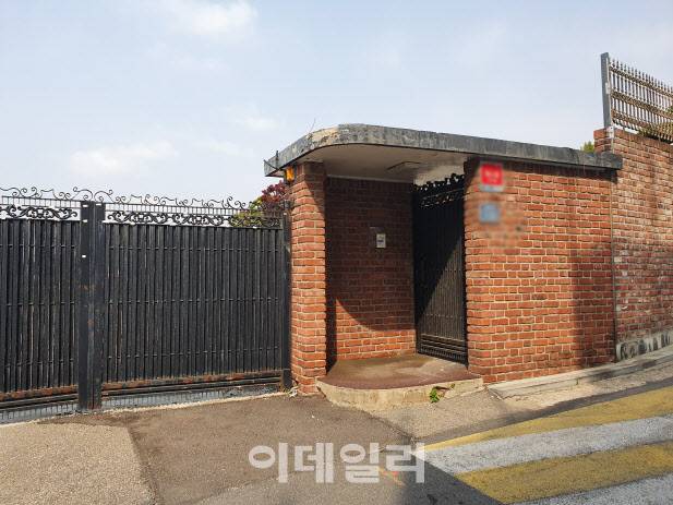 이재용 삼성전자 부회장이 이달 동생인 이서현 삼성복지재단 이사장에게 매각한 서울 용산구 이태원동 자택 부지.(사진=이데일리 박민 기자)