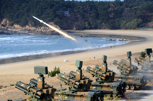 육군 천마 지대공미사일 발사차량에서 미사일이 발사되고 있다. 세계일보 자료사진